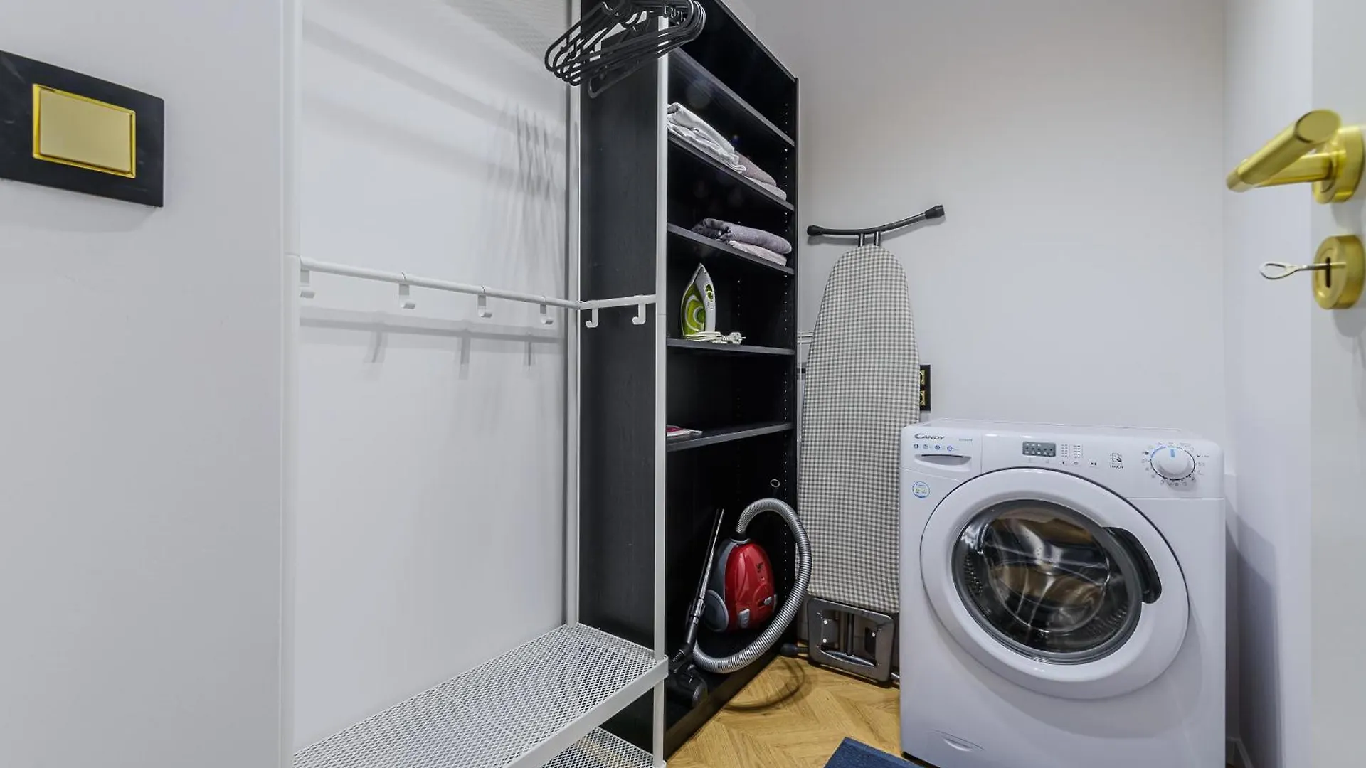 Lumina Spacious Apartment In Warsaw Poland