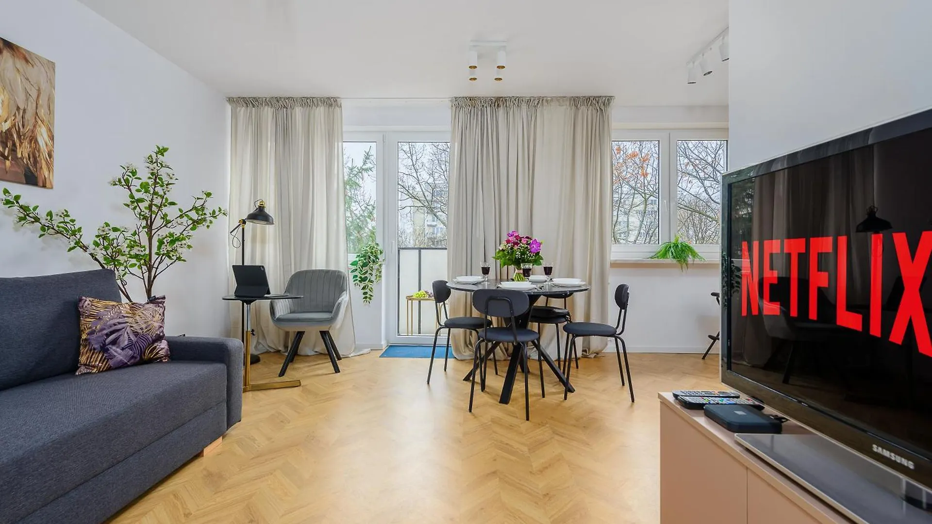 Lumina Spacious Apartment In Warsaw Poland