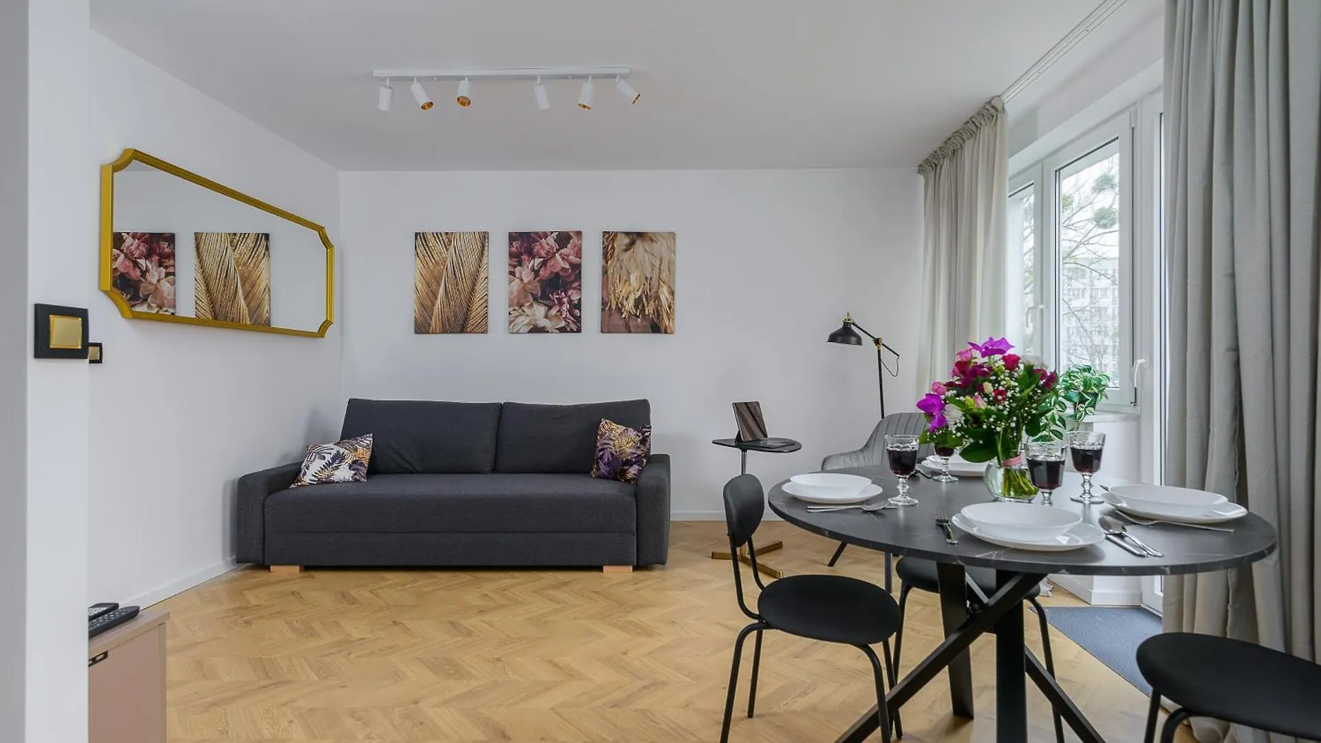Lumina Spacious Apartment In Warsaw