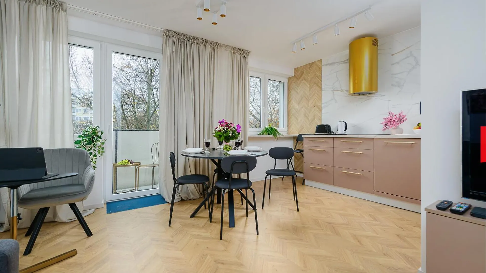 Lumina Spacious Apartment In Warsaw
