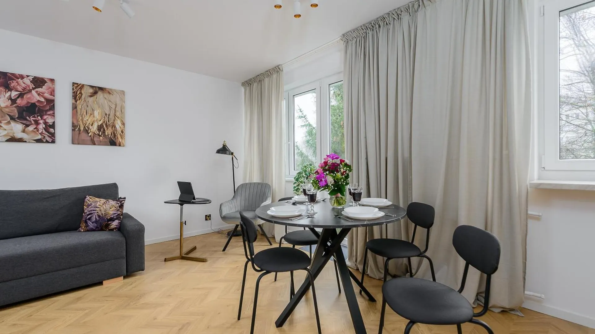 Lumina Spacious Apartment In Warsaw